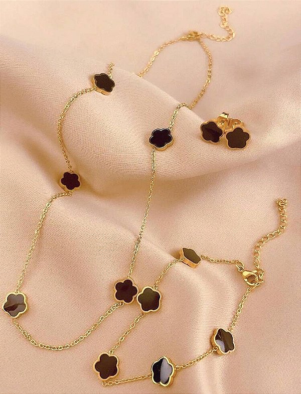 Look Mariana Preto Dourado