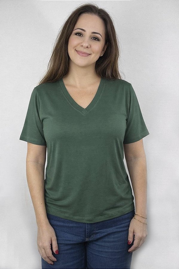 T-SHIRT MALHA VERDE GOLA V BÁSICA