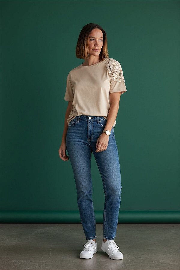 BLUSA COM PEROLA BEGE