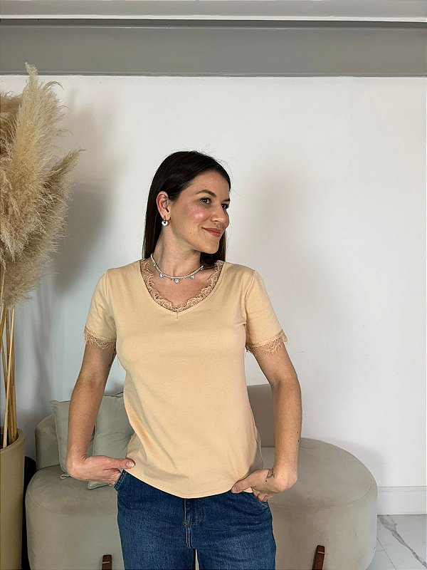 BLUSA DECOTE V RENDA BEGE