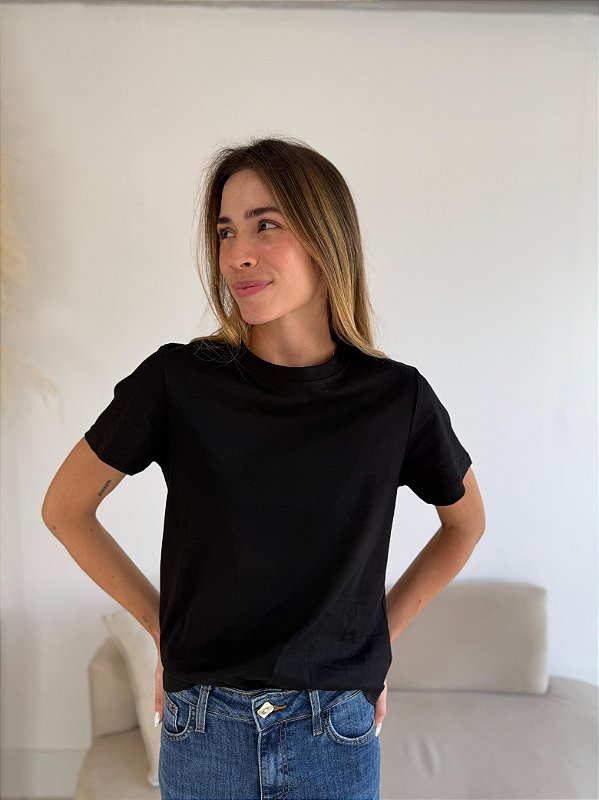 T-SHIRT CAROL PRETO