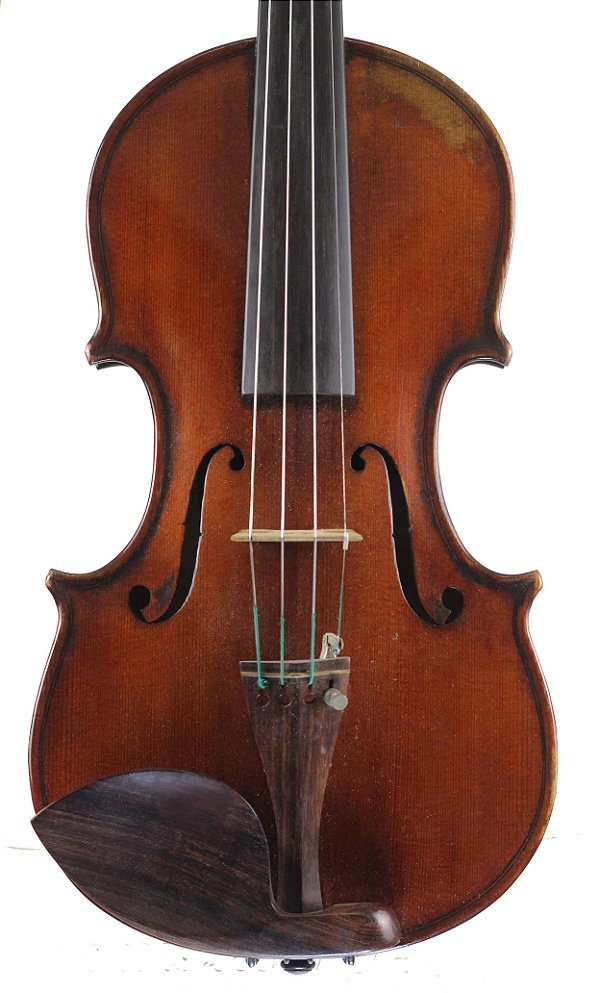 Violino feito no Atelier sob a orientação de Paulo Tavares.