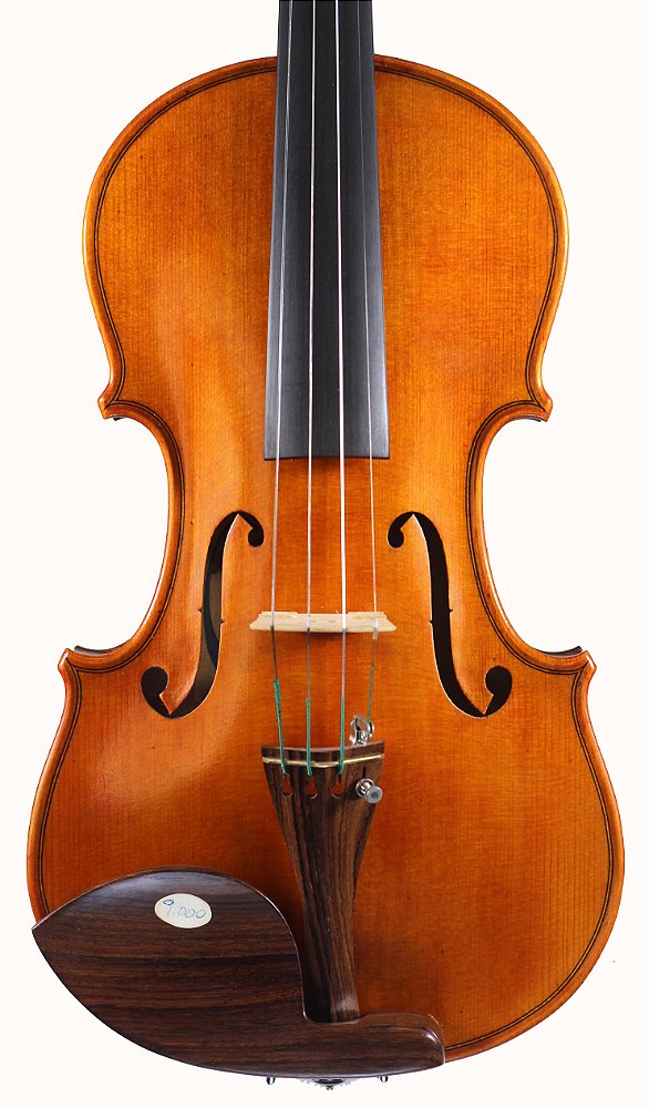 Violino feito no Atelier sob a orientação de Paulo Tavares (2014)