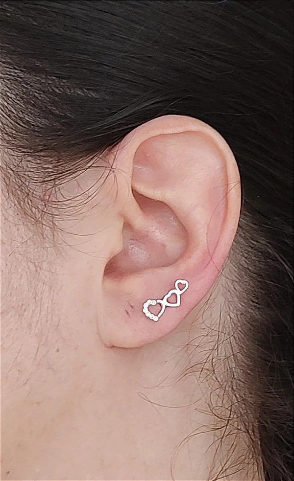 PIERCING DE PRATA 925 HELIX TRÊS CORAÇÕES VAZADOS