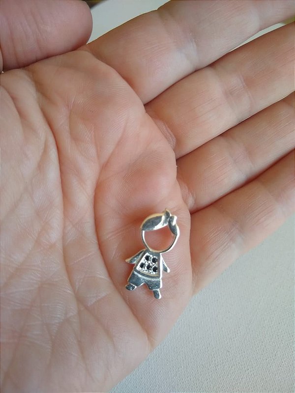 PINGENTE DE PRATA 925 MENINO COM PEDRA JET
