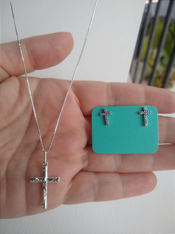 CONJUNTO CORRENTE VENEZIANA PINGENTE CRUZ E CRISTO BRINCO CRUZ CRAVEJADO MICROZIRCÔNIAS