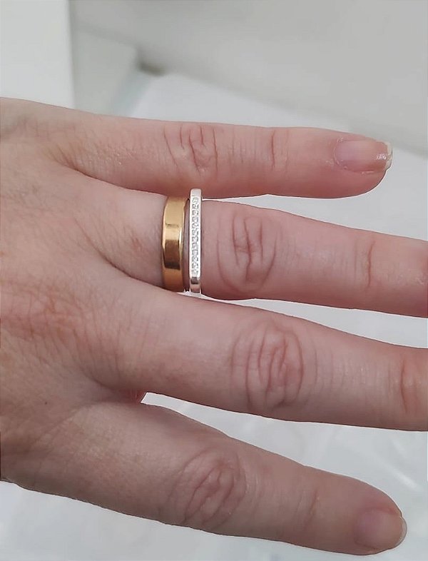 ANEL DE PRATA 925 QUADRADO CRAVEJADO ZIRCÔNIAS