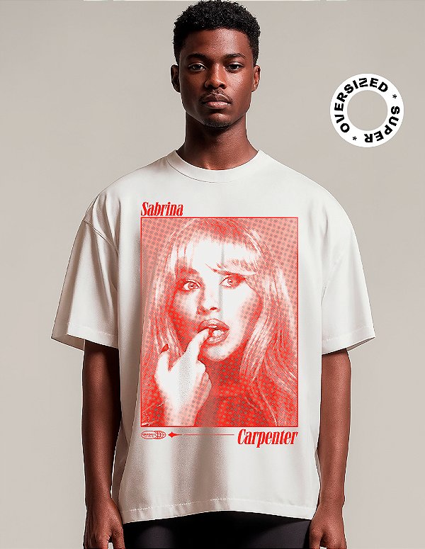 Camiseta Oversized Super Sabrina Carpenter Sassy