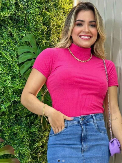 Blusa de manga e gola alta canelado premium