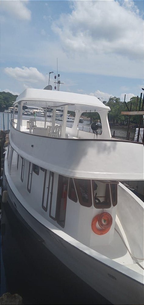 Barco ELE 25 pessoas