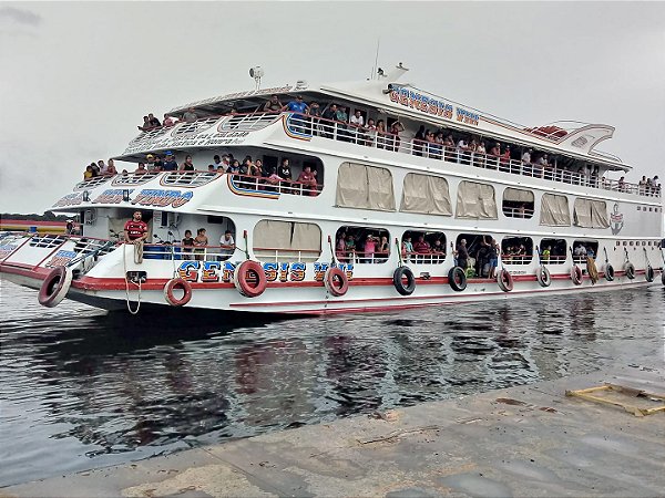 RÉVEILLON ON BOARD IN AMAZON 2026