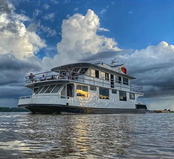 Catamarã Extreme River (25 pessoas)
