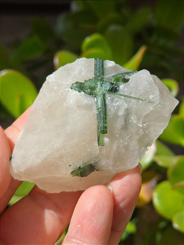 Cruz de Turmalina Verde na Matriz - Cod. TNM 138