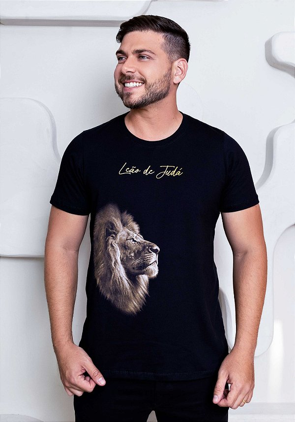 T-SHIRT MASCULINA -  ROSTO LEÃO DE JUDÁ  - COR PRETO