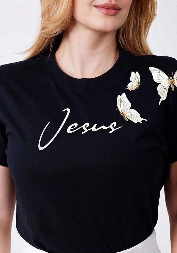 T-SHIRT FEMININA - JESUS BORBOLETAS OMBRO- COR PRETO