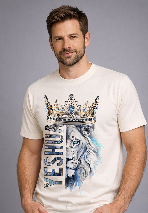 T-SHIRT MASCULINA - LEÃO YESHUA COROA - COR MARFIM