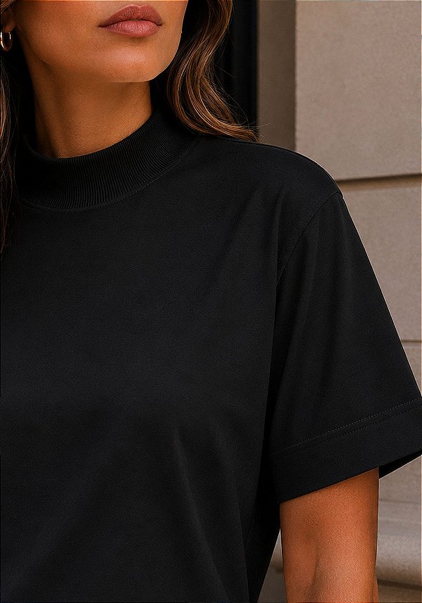 T-SHIRT GOLA ALTA PREMIUM BÁSICA- COR PRETO