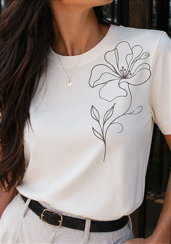 T-SHIRT FEMININA - FLOR ELEGANTE - COR MARFIM