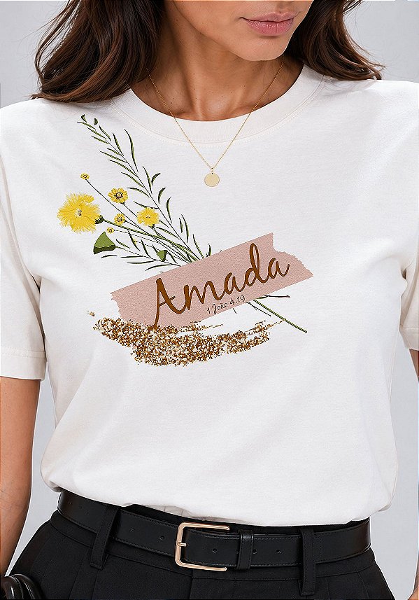 T-SHIRT FEMININA - ARRANJO DE FLORES AMADA 1 JOÃO - COR MARFIM