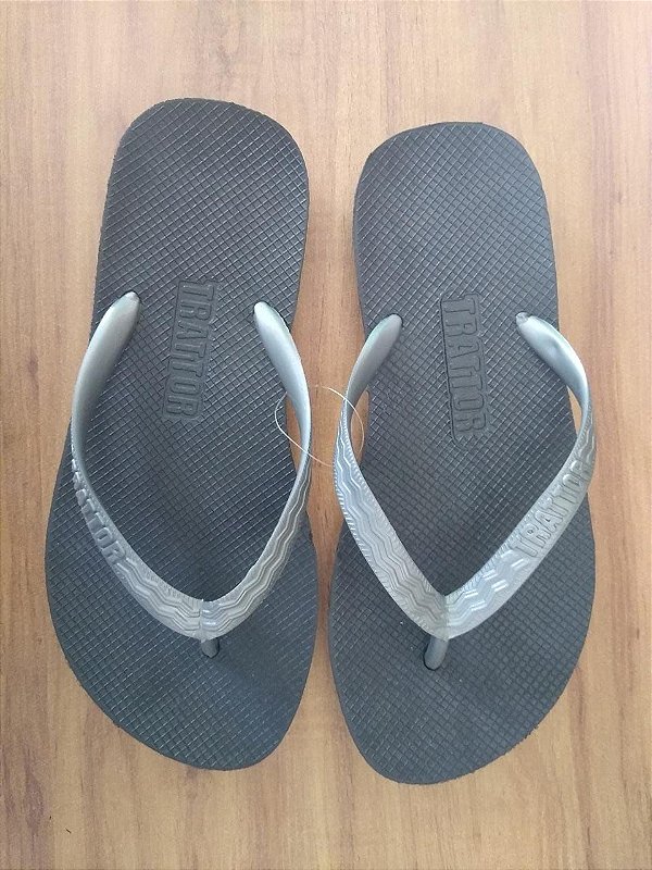 Chinelo Trator