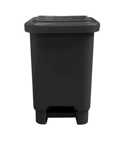 LIXEIRA RET. C/ PEDAL 100 LTS PRETA