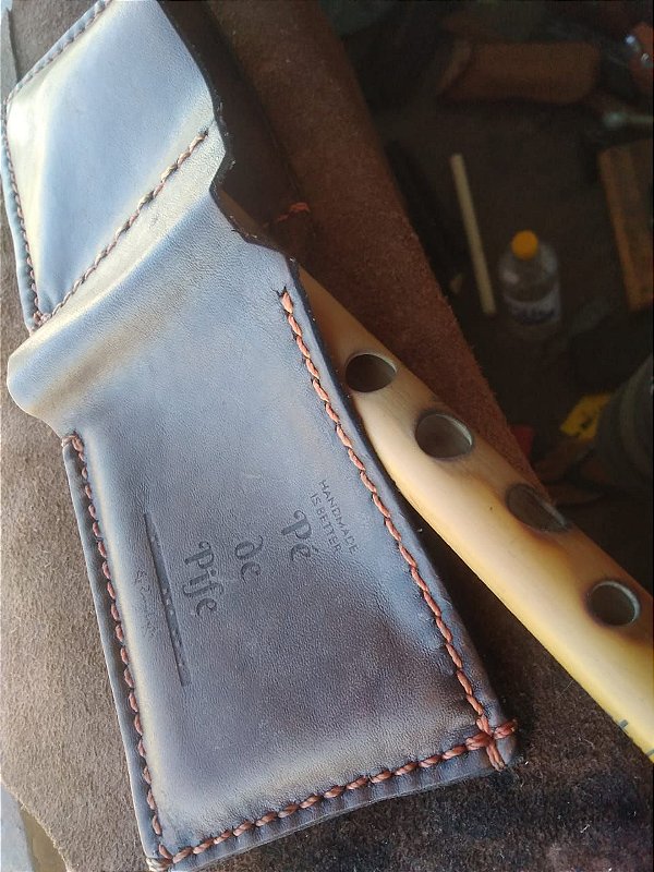 Carteira em Couro Legítimo ( Feito à Mão )