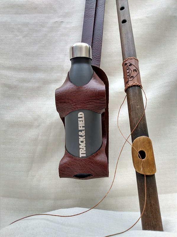 Porta garrafa em couro legítimo.