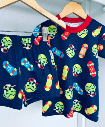 Conjunto de Pijama Curto Dino Skatista