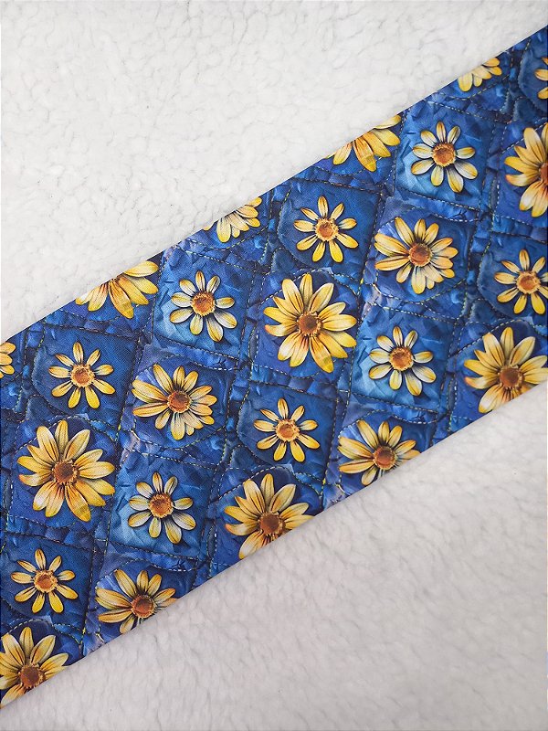Tecido Digital 50x70 - Flor amarela com fundo azul