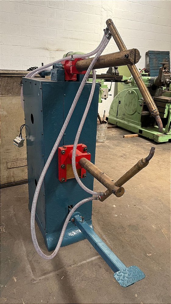 Solda Ponto 30 KVA - Máquina revisada