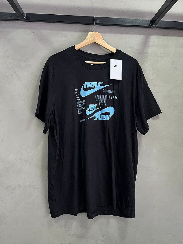 CAMISETA NIKE SPORTWEAR CLUB ( PRETA/AZUL)