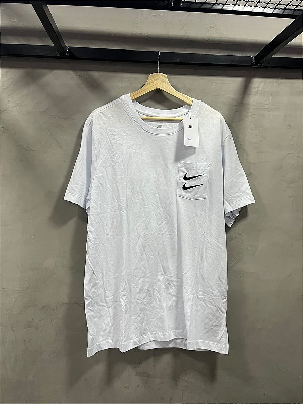 CAMISETA NIKE DOUBLE SWOOSH ( COM BOLSO)