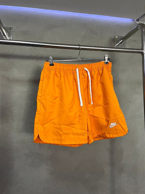 SHORT NIKE SPORTWEAR (LARANJA)