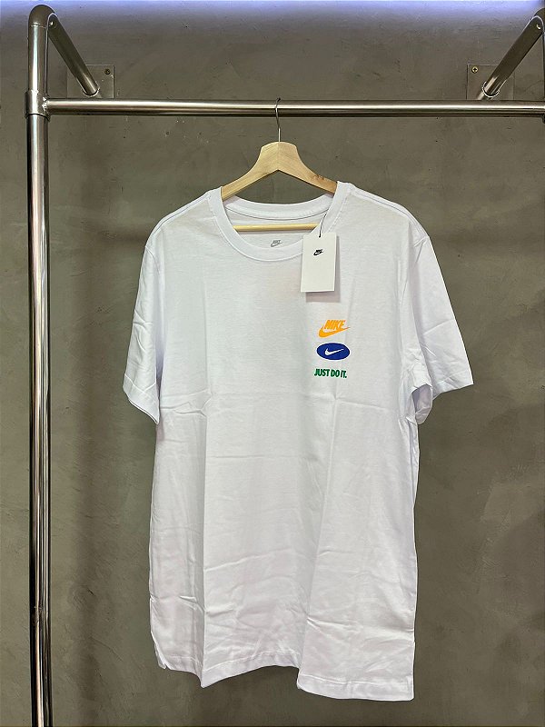 Camiseta Nike Sportswear Country Brasil Masculina