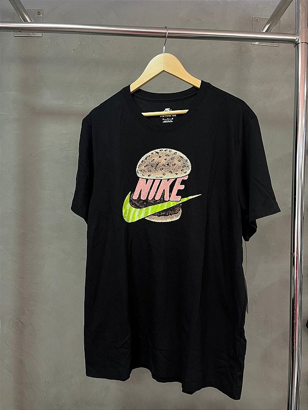 CAMISETA NIKE SPORTWEAR (HAMBURGUER)