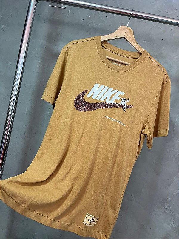 CAMISETA NIKE SPORTWEAR CAFE