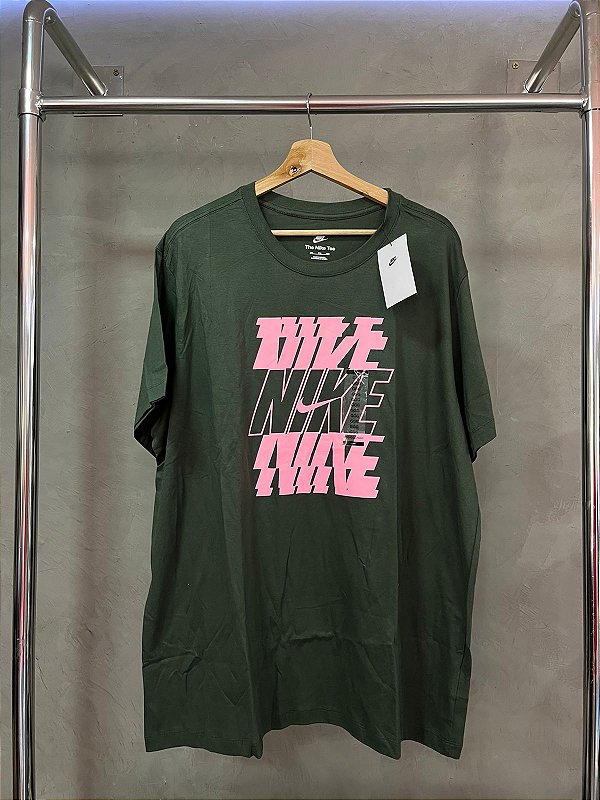 CAMISETA NIKE SPORTWEAR(VERDE/ROSA)