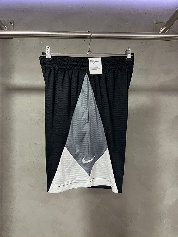 BERMUDA NIKE DRI-FIT ( PRETO/BRANCO/CINZA)