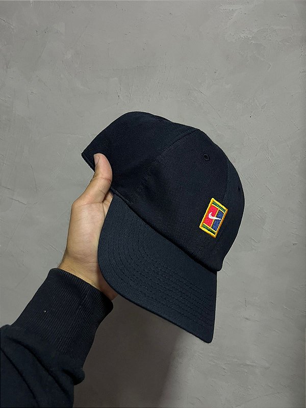 BONÉ NIKE COURT (PRETO)