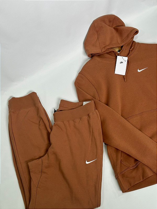 CONJUNTO NIKE MINI SWOOSH MARROM