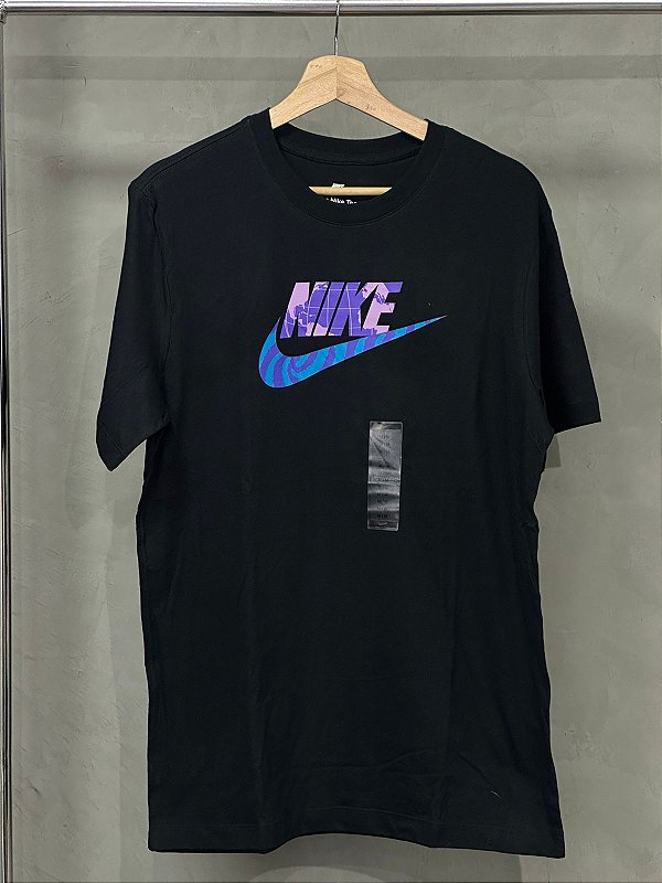 CAMISETA NIKE SWOOSH WORLD PRETA