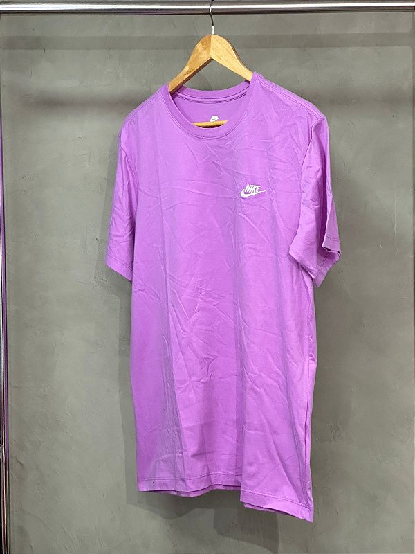 CAMISETA NIKE SPORTWEAR LILÁS