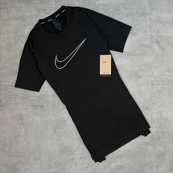 Camiseta Nike Pro compreensão- preta