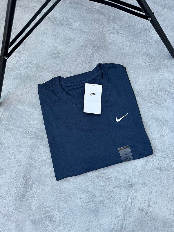 CAMISETA NIKE MINI SWOOSH AZUL MARINHO