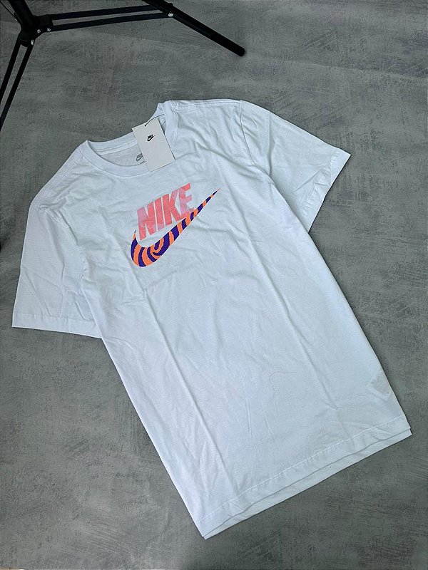 CAMISETA NIKE ICON WORLD BRANCA