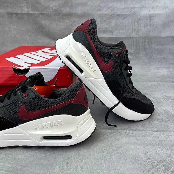NIKE AIR MAX SYSTM (PRETO COM RED)
