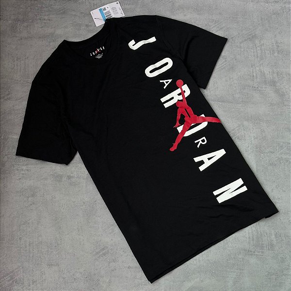 CAMISETA NIKE JORDAN LETREIRO (PRETO)