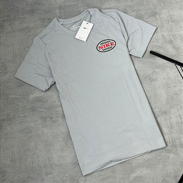 CAMISETA NIKE BODY SHOP (CINZA)