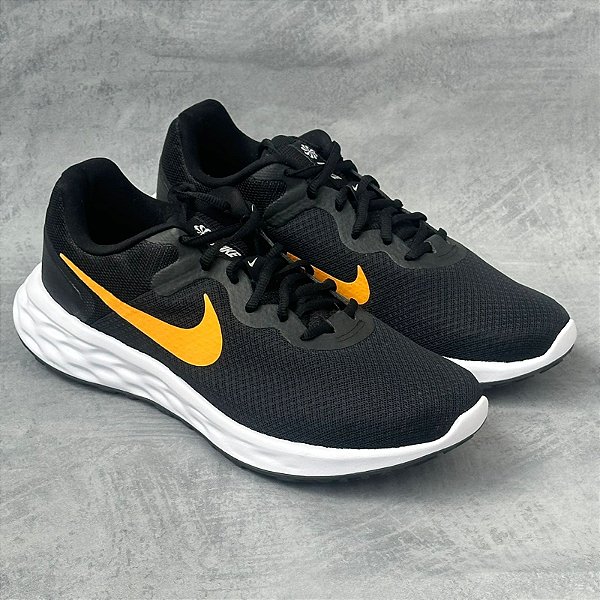 TENIS NIKE REVOLUTION 6 NN (PRETO-AMARELO)