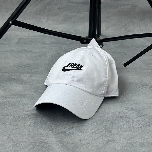 BONÉ NIKE FREAK BRANCO